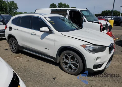 2018 BMW X1 xDrive28I z USA, uszkodzony, nr VIN WBXHT3C39J5F91943